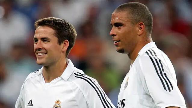 [中超]十人北京国安客场战平上海申花.